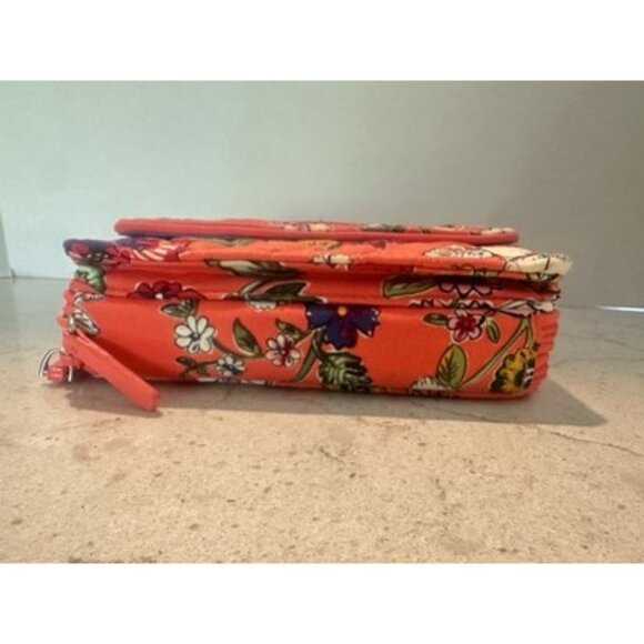 Vera Bradley Coral Floral Wallet Zip Around Closure iPhone Holder Never Used - Picture 8 of 16